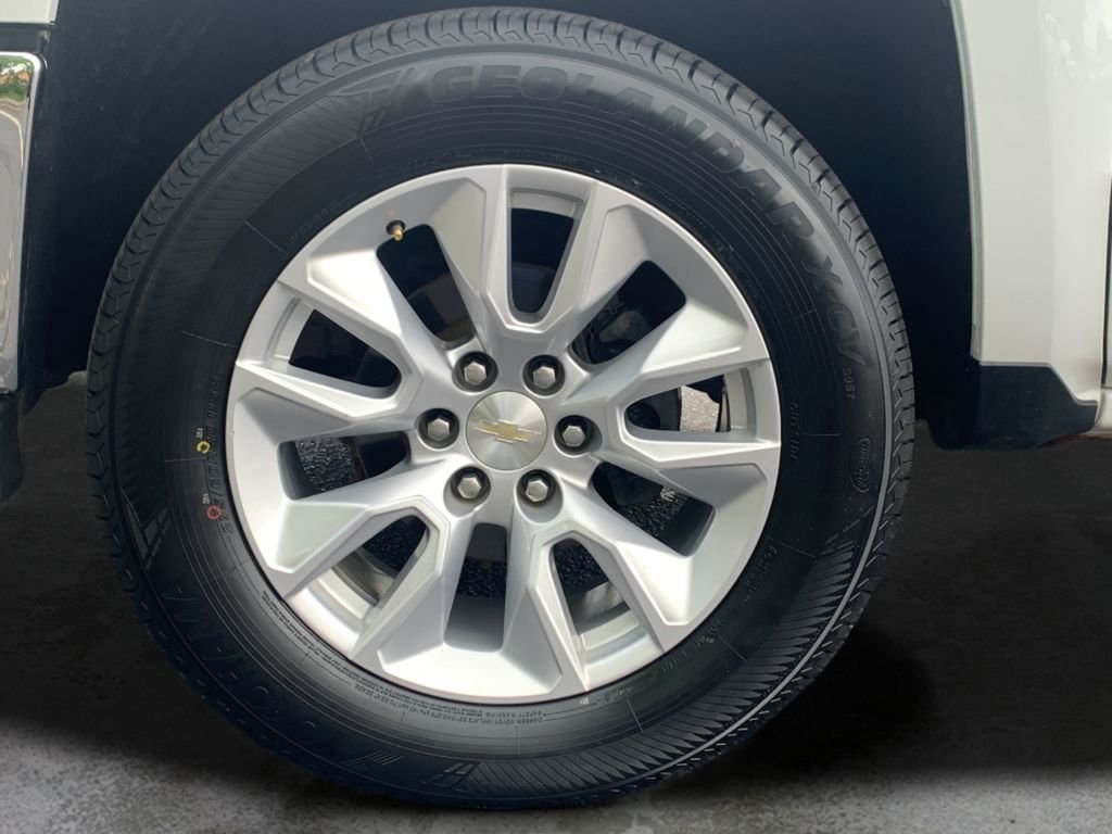 Used 2016 Summit White Chevrolet LT image 44