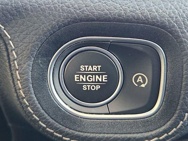 Used 2023 Silver Mercedes-Benz 4MATIC® image 17
