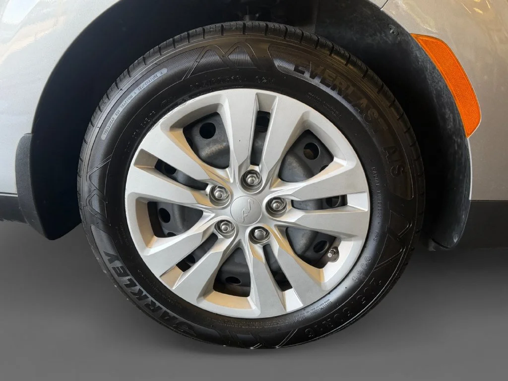 Used 2022 Gray Kia LX image 9