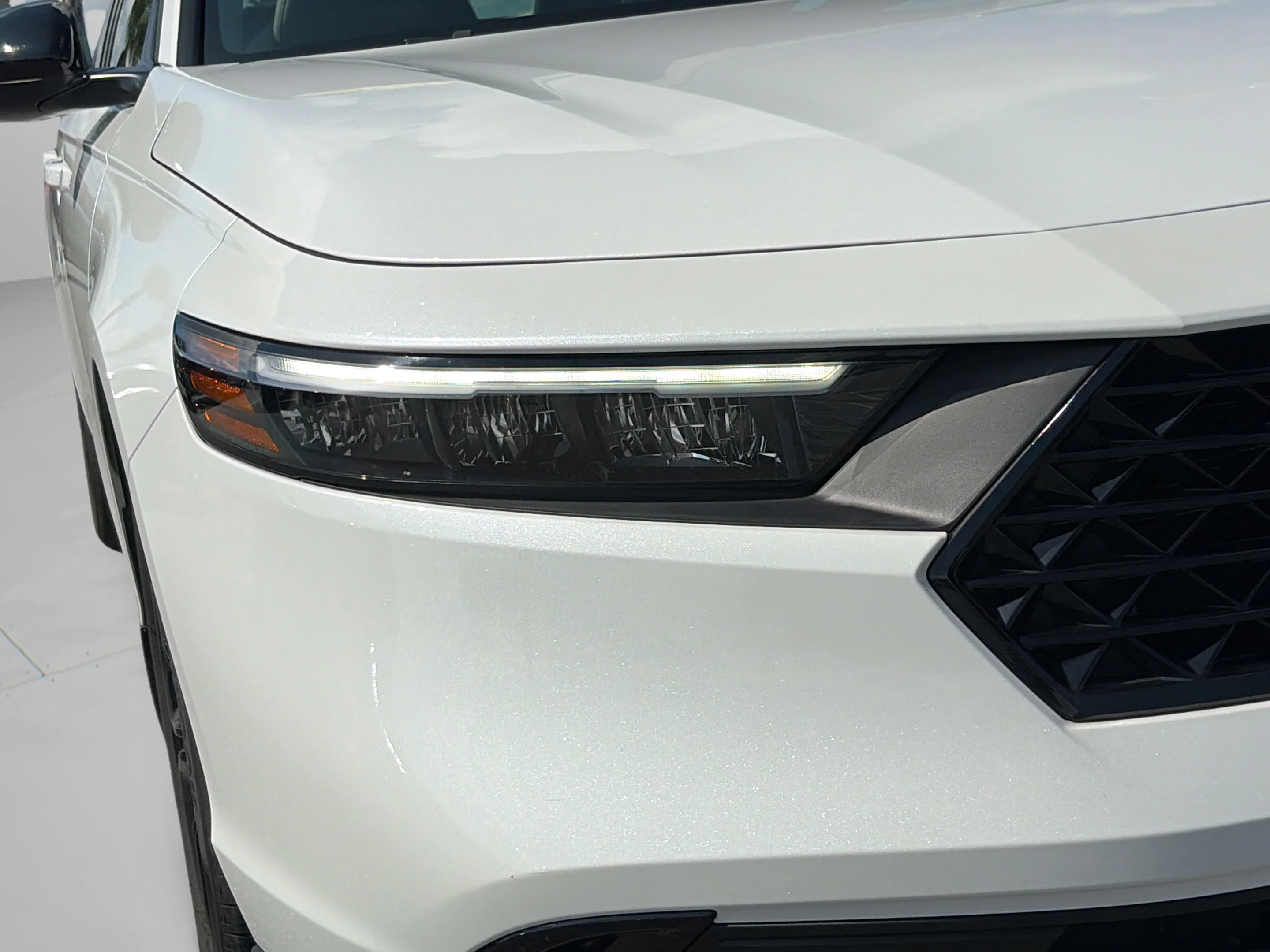 Certified Used 2025 Platinum White Pearl Honda SE image 55