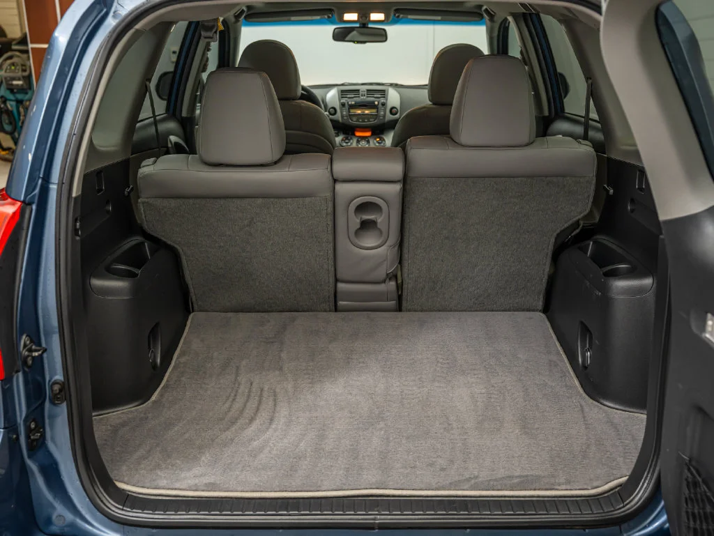 Used 2011 Pacific Blue Metallic Toyota Limited image 19