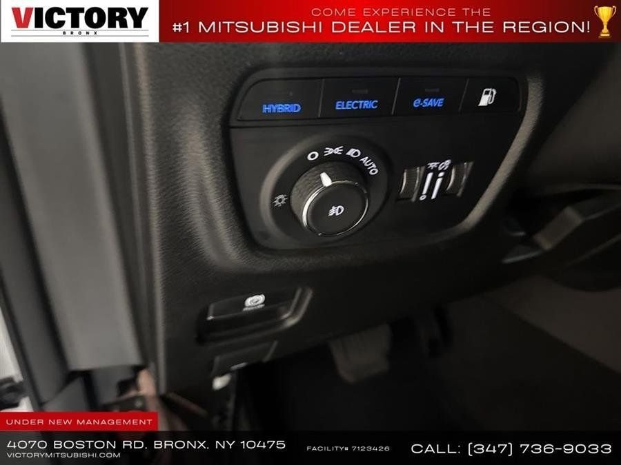 Used 2023 Silver Jeep 4xe image 29