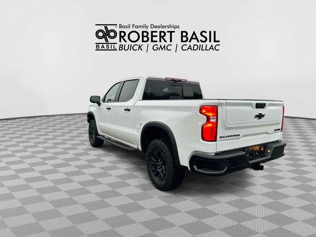 Used 2025 White Chevrolet ZR2 image 6
