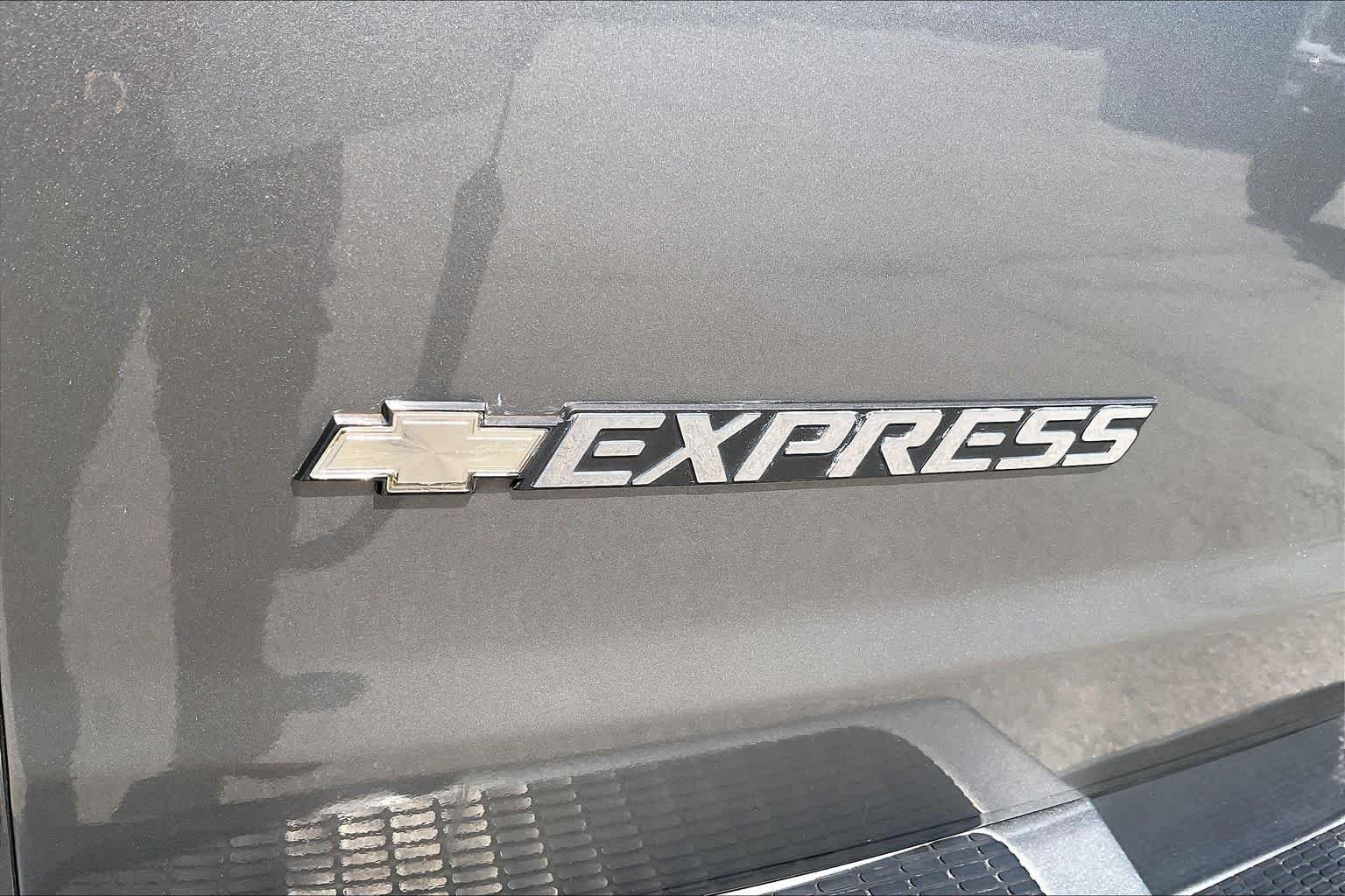 Used 2017 Cyber Gray Metallic Chevrolet  image 26