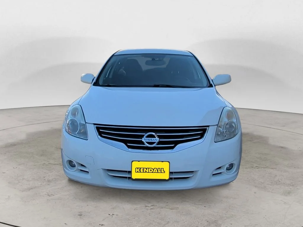 Used 2012 White Nissan 2.5 S image 8