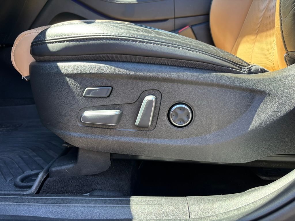 Used 2022 Gray Hyundai Calligraphy image 15