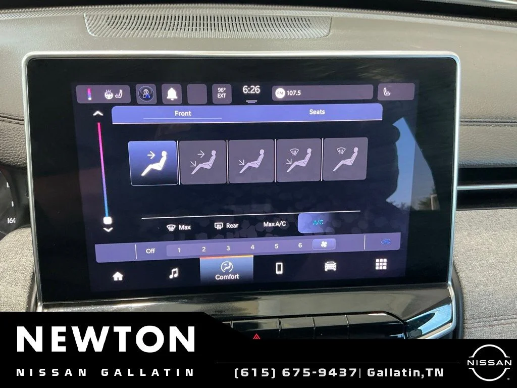 Used 2022 Bright White Clearcoat Jeep Latitude Lux image 27