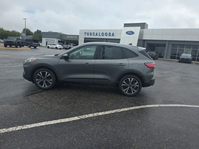 Used 2022 Gray Metallic Ford SE image 6