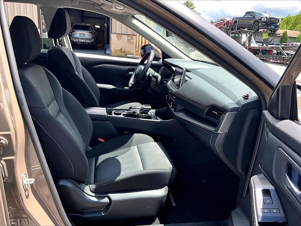 Used 2025 Baja Storm Metallic Nissan SV image 14