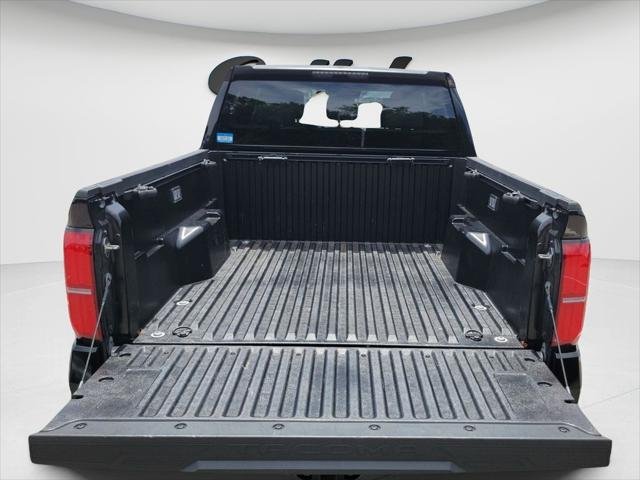 Certified Used 2025 BLACK Toyota  image 9