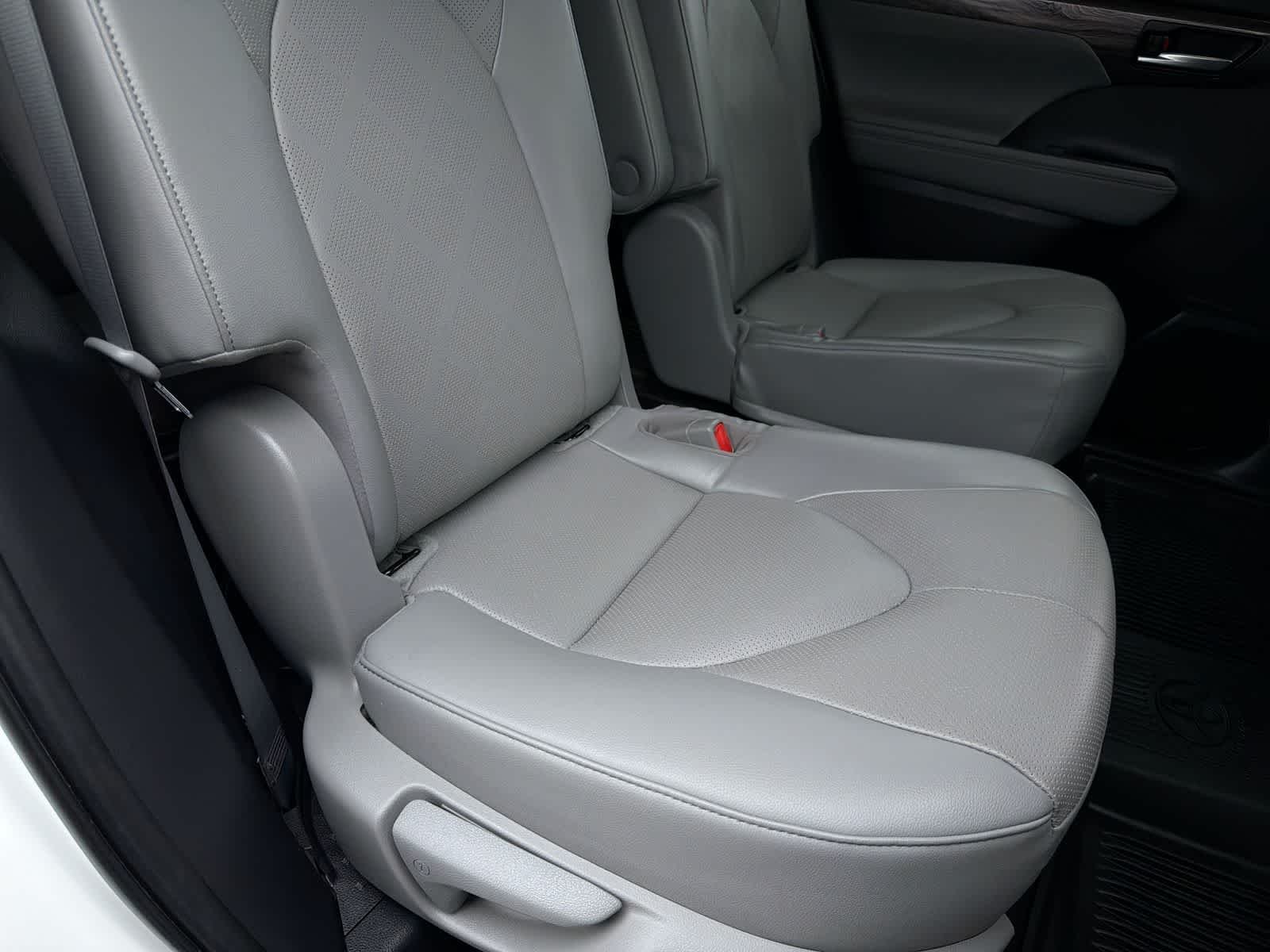 Used 2023 Wind Chill Pearl Toyota Platinum image 22