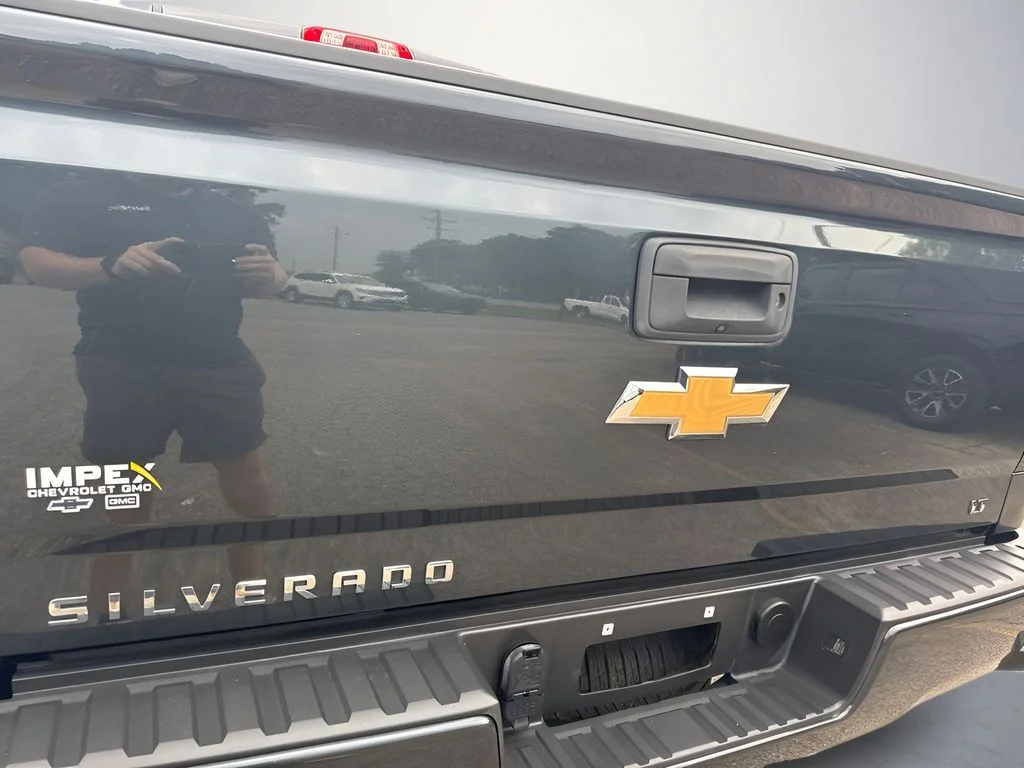 Used 2017 Gray Chevrolet LT image 31