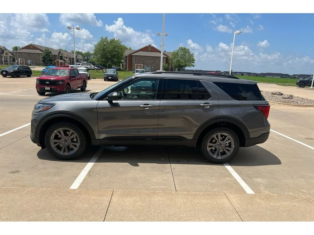 New 2026 Carbonized Gray Metallic Ford Active w/200A Pkg image 5
