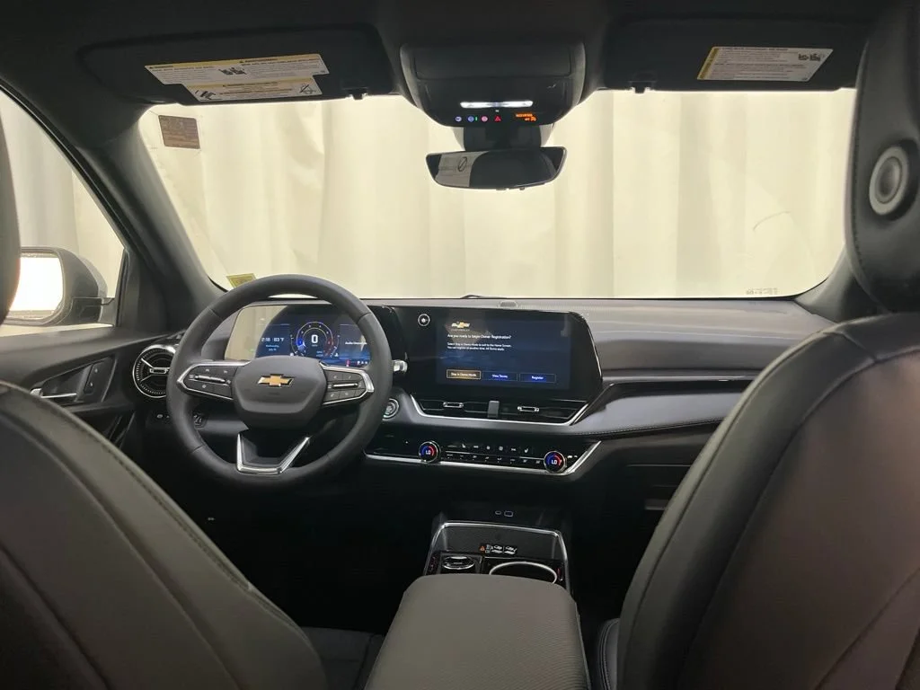 New 2027 Mosaic Black Metallic Chevrolet LT image 9
