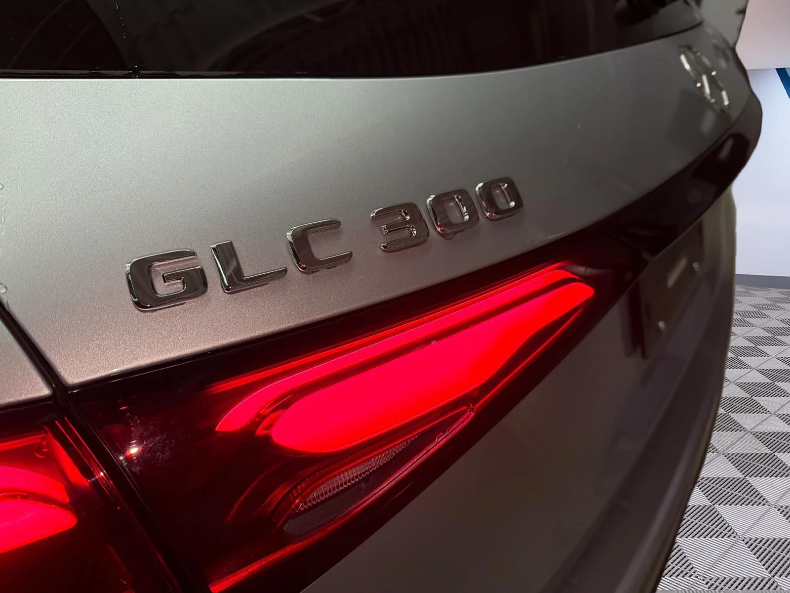 New 2026 Silver Mercedes-Benz GLC 300 4MATIC SUV image 27