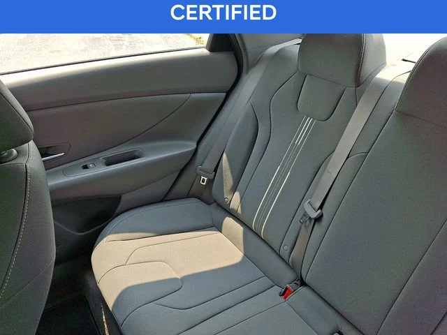 Used 2023 Black Hyundai SEL image 18