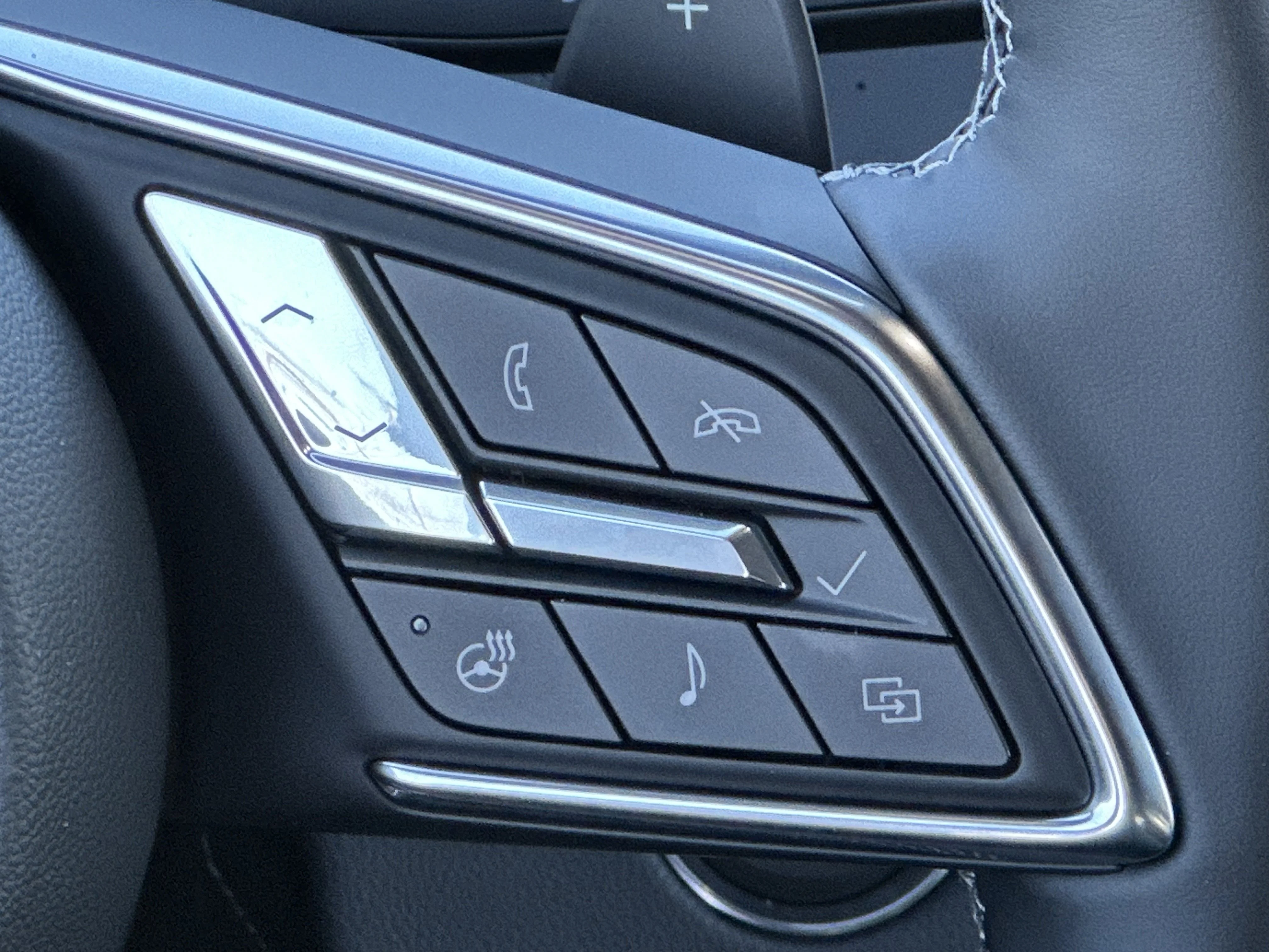 New 2026 Iridescent White Tricoat Buick Avenir image 13