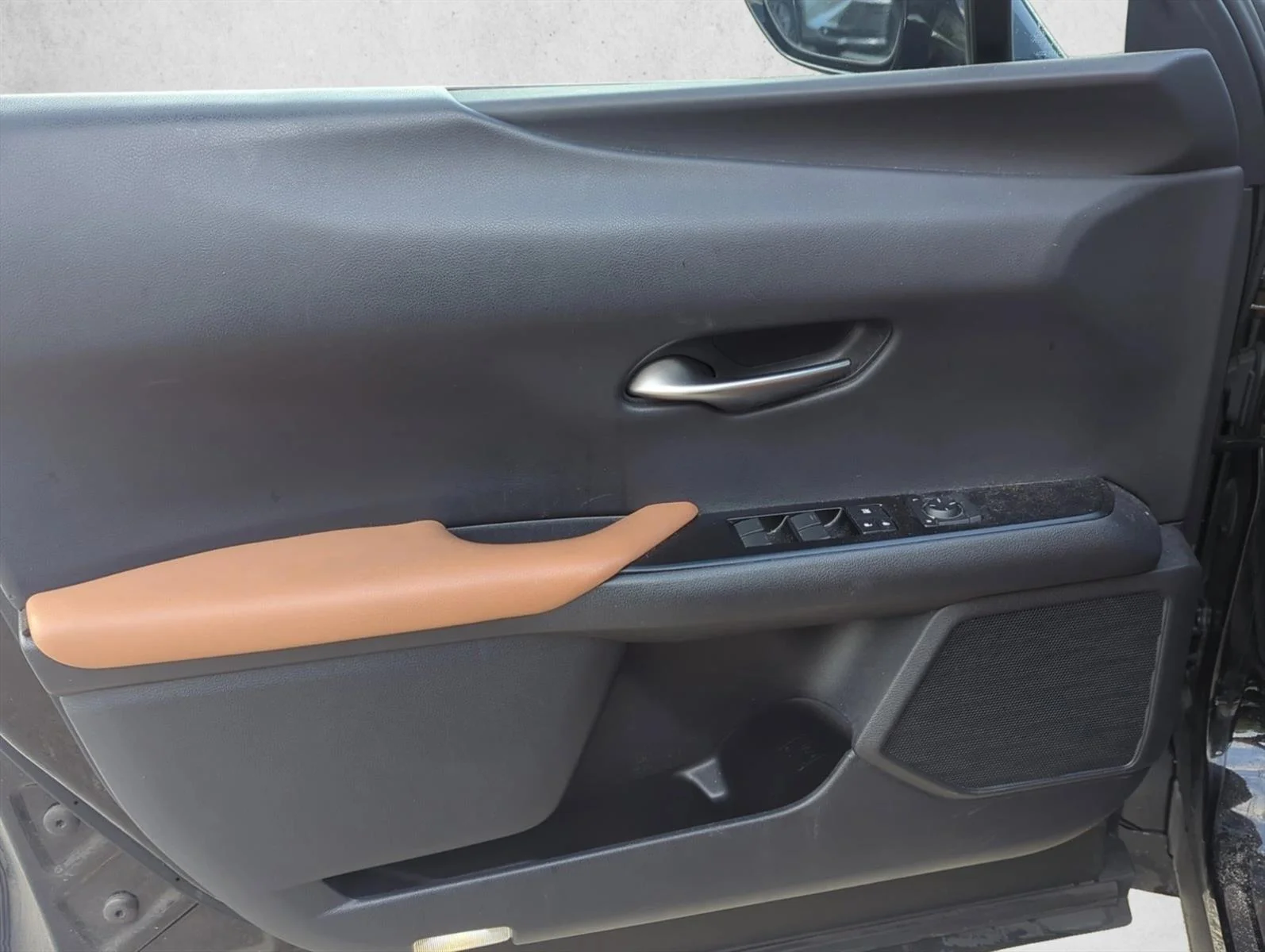 Used 2020 Obsidian Lexus UX 200 image 8