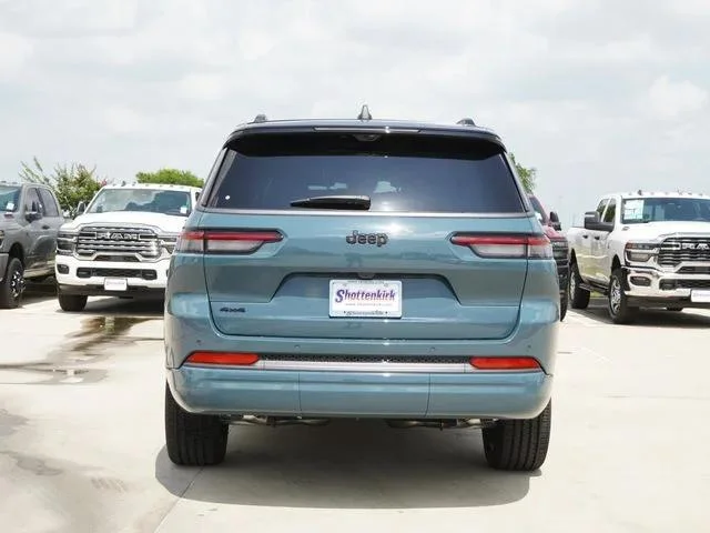 New 2026 Steel Blue Exterior Paint Jeep Limited image 8