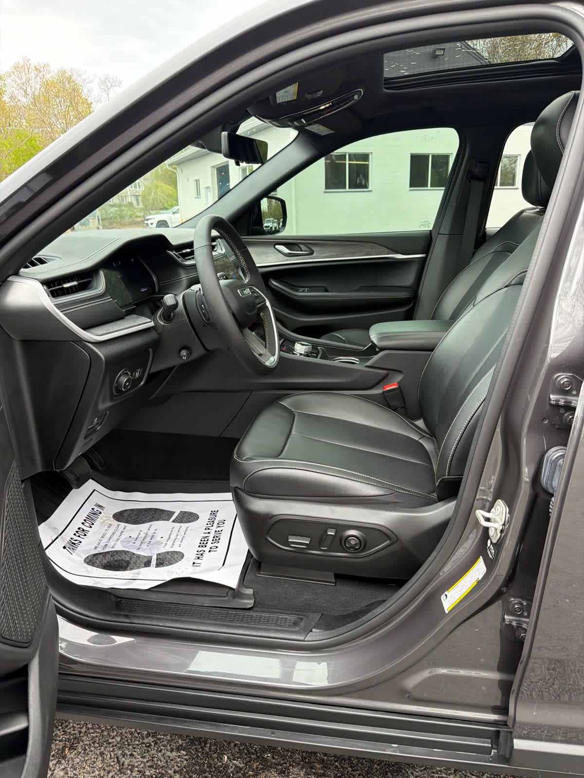 Used 2024 Baltic Gray Metallic Clearcoat Jeep Limited image 11