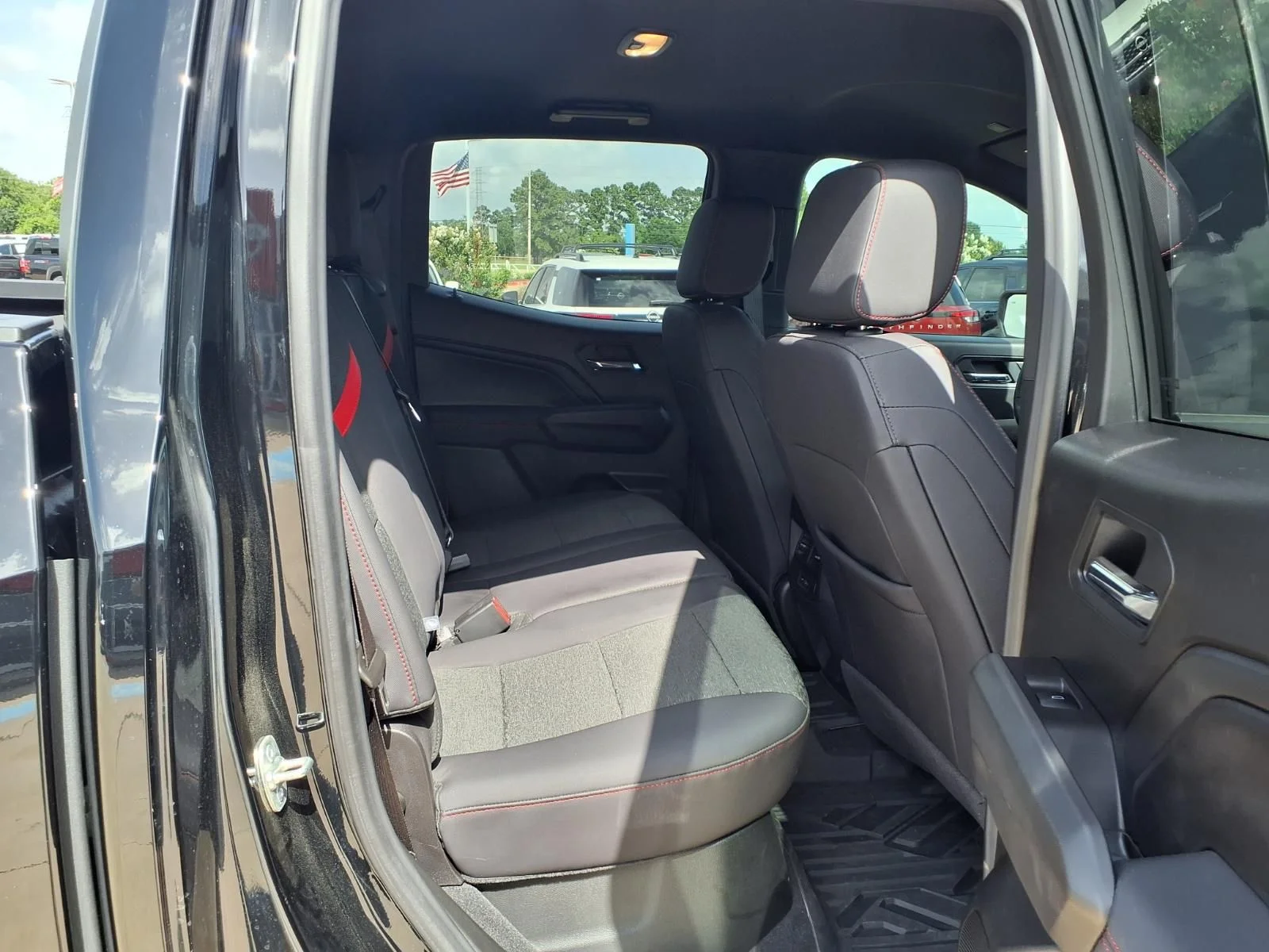 Used 2025 Black Chevrolet Z71 image 8