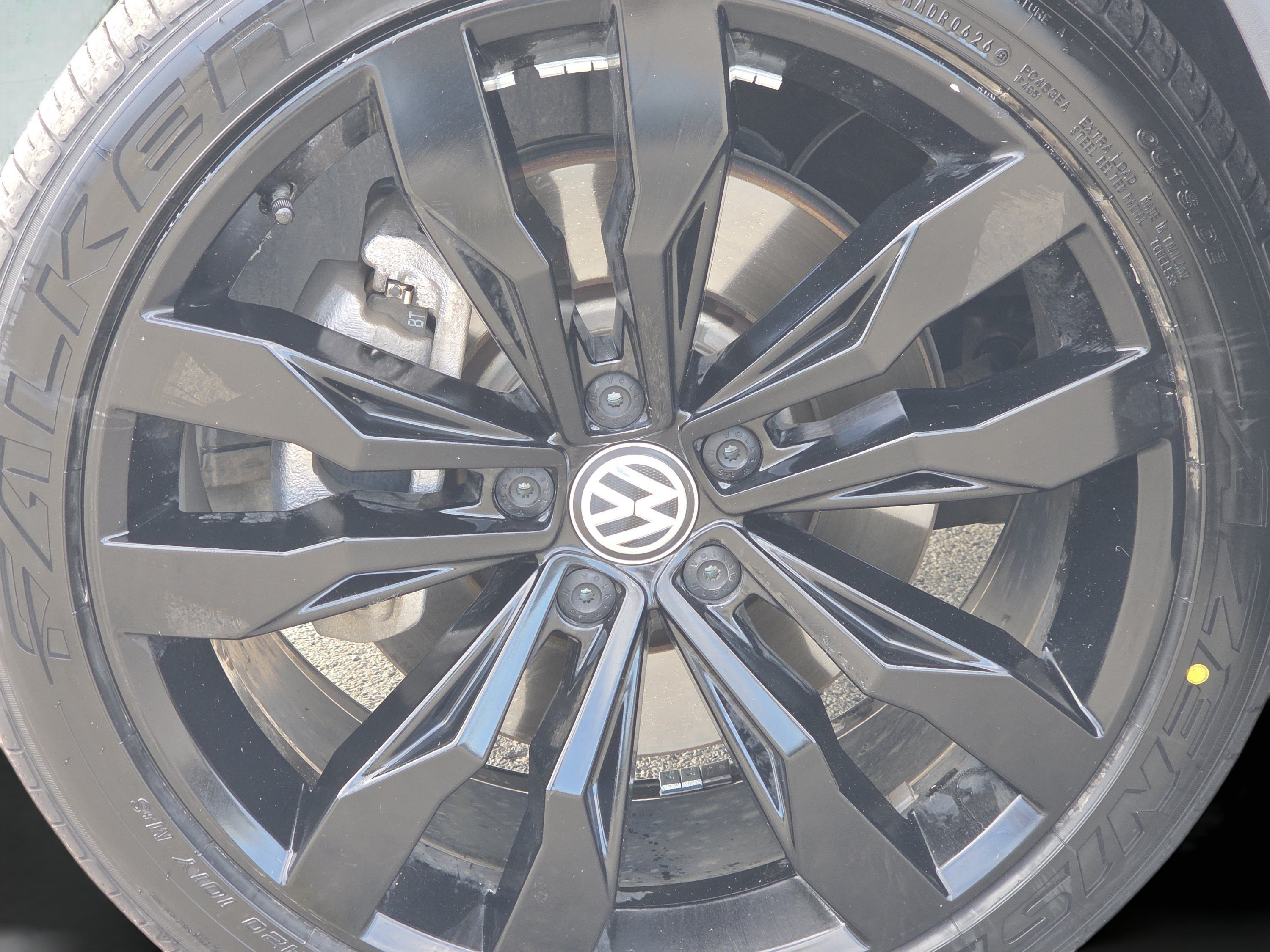 Certified Used 2021 Pyrite Silver Metallic Volkswagen 2.0T SE image 19