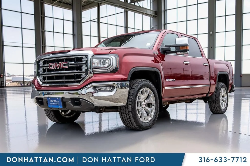 2018 GMC Sierra 4WD Crew Cab Short Box SLT's photo