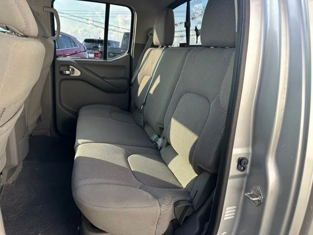 Used 2016 Silver Nissan SV image 14