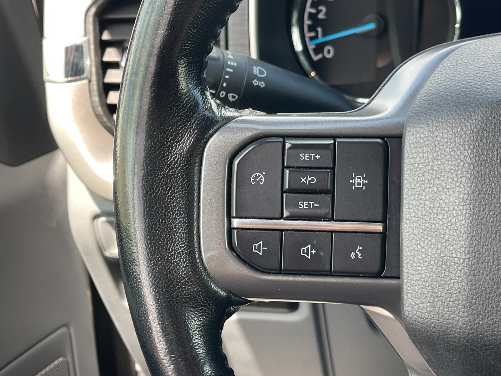 Used 2021 White Ford XLT image 25