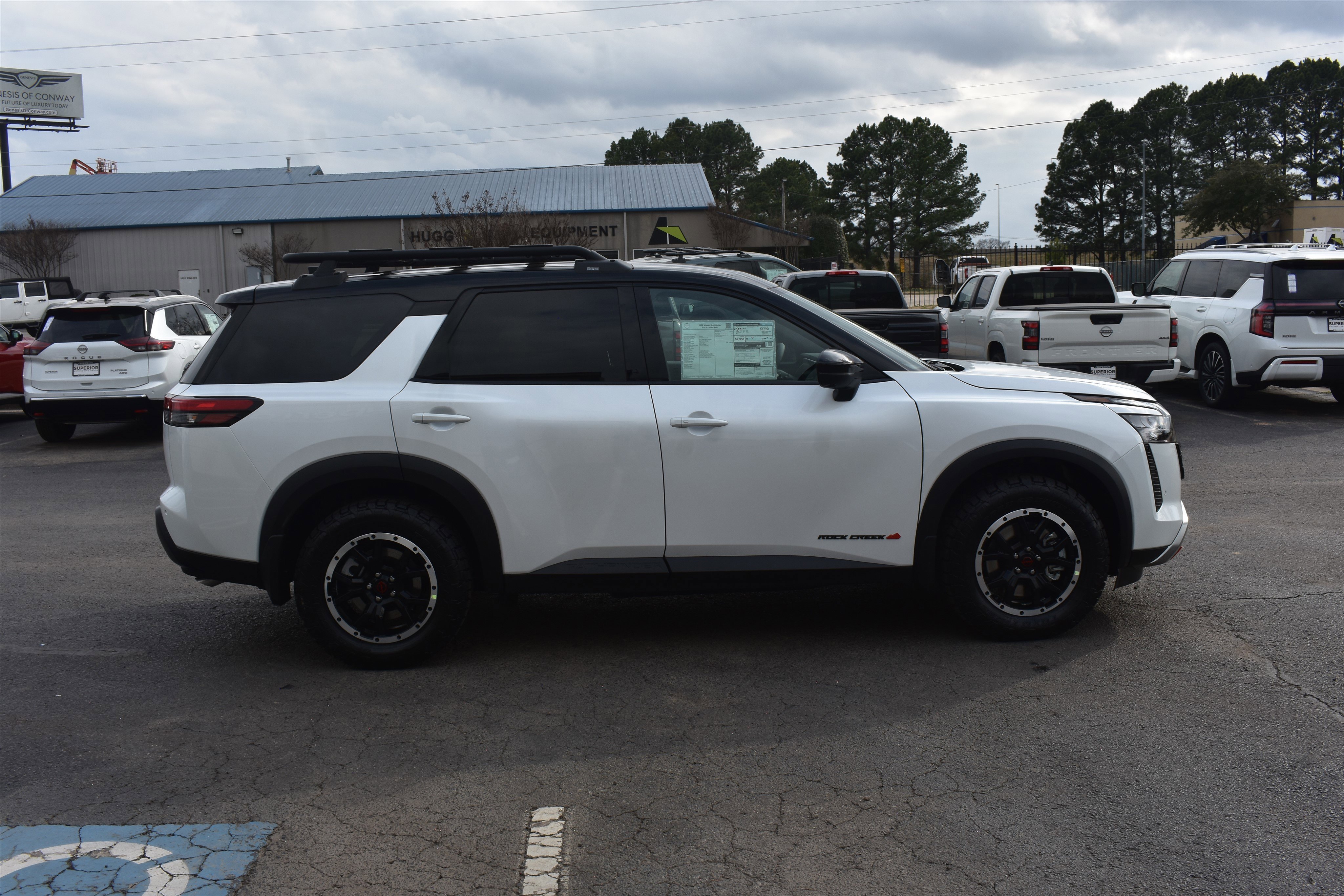 New 2026 Everest White Pearl TriCoat / Super Black Two-tone Nissan Rock Creek® image 4
