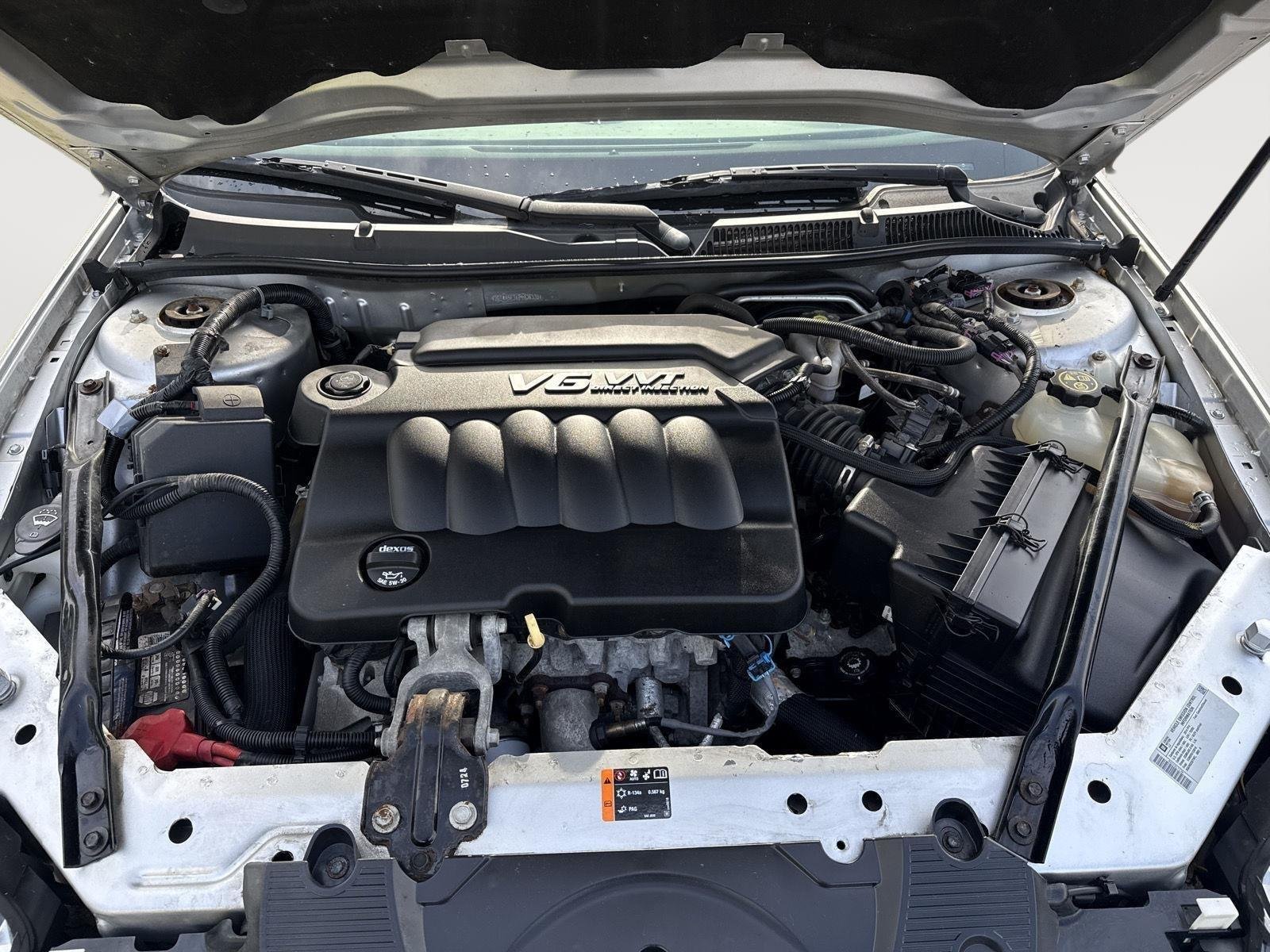 Used 2014 Silver Ice Metallic Chevrolet LS image 8