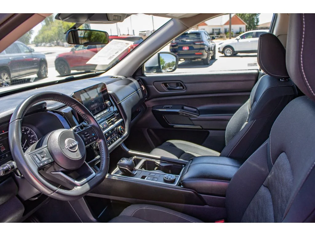 Used 2024 Brilliant Silver Metallic Nissan SV image 33