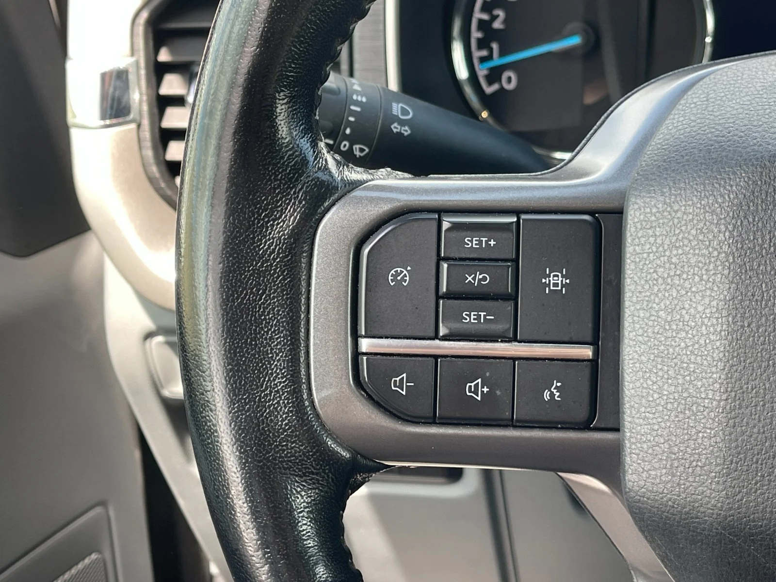 Used 2021 White Ford XLT image 25