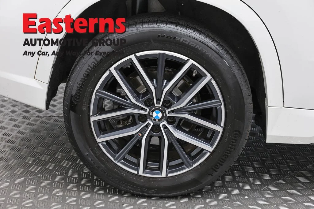 Used 2023 White BMW xDrive28i image 30