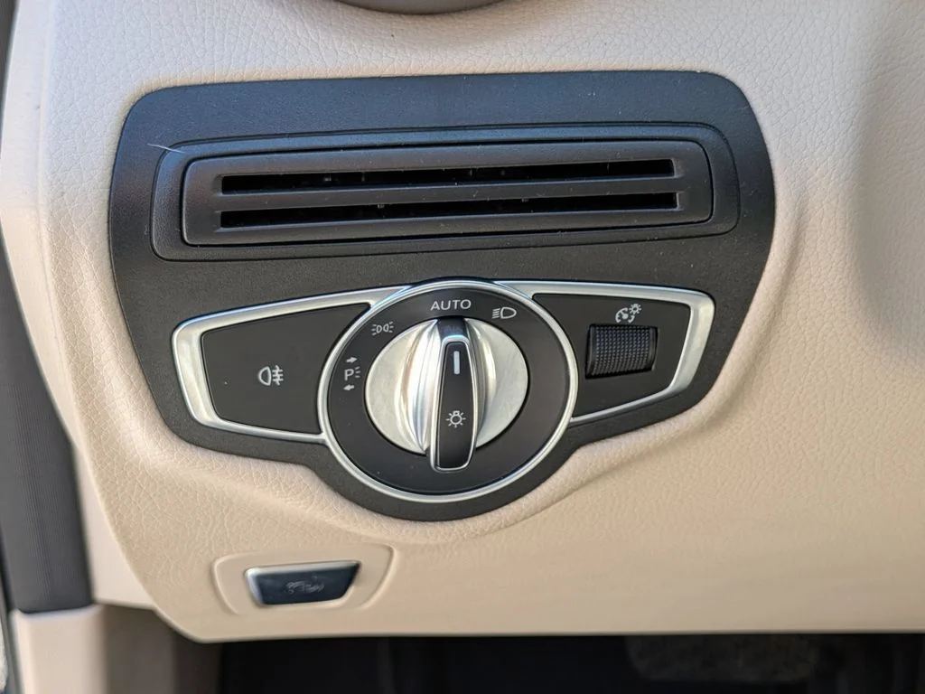 Used 2020 Black Mercedes-Benz GLC 300 image 19