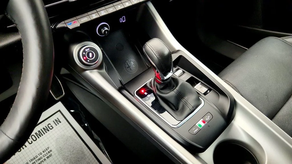 Used 2024 Alfa Rosso Alfa Romeo Veloce eAWD w/ Active Assist & Premium Interior Pkg image 17