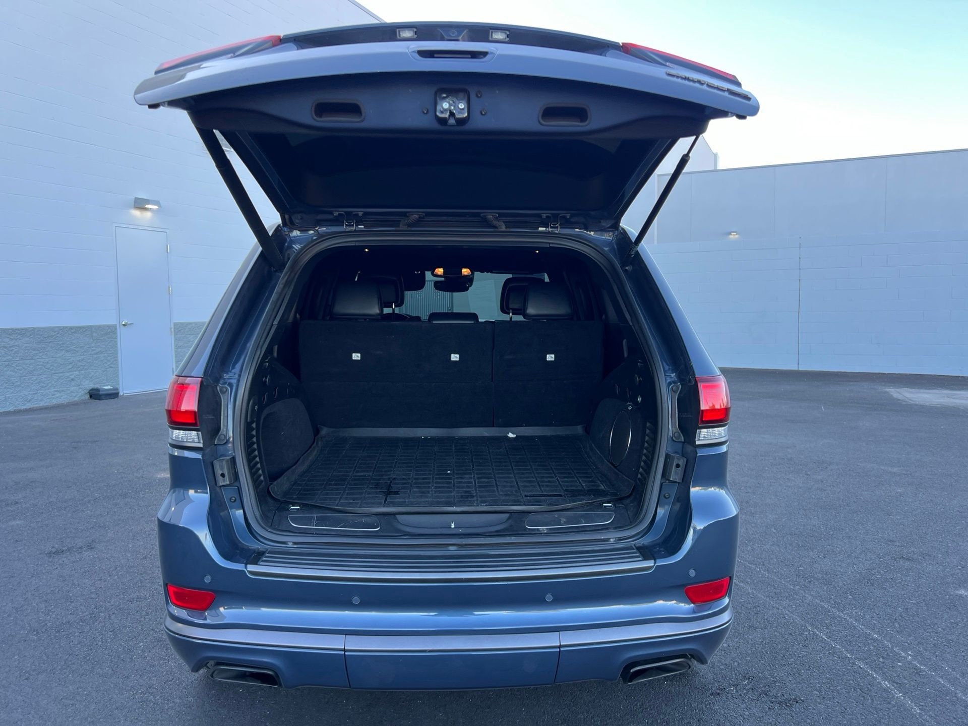 Used 2019 Blue Jeep Limited image 14