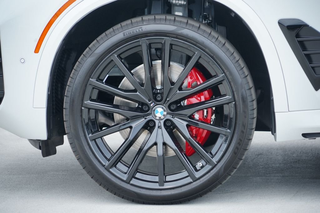New 2026 Alpine White BMW sDrive40i image 5