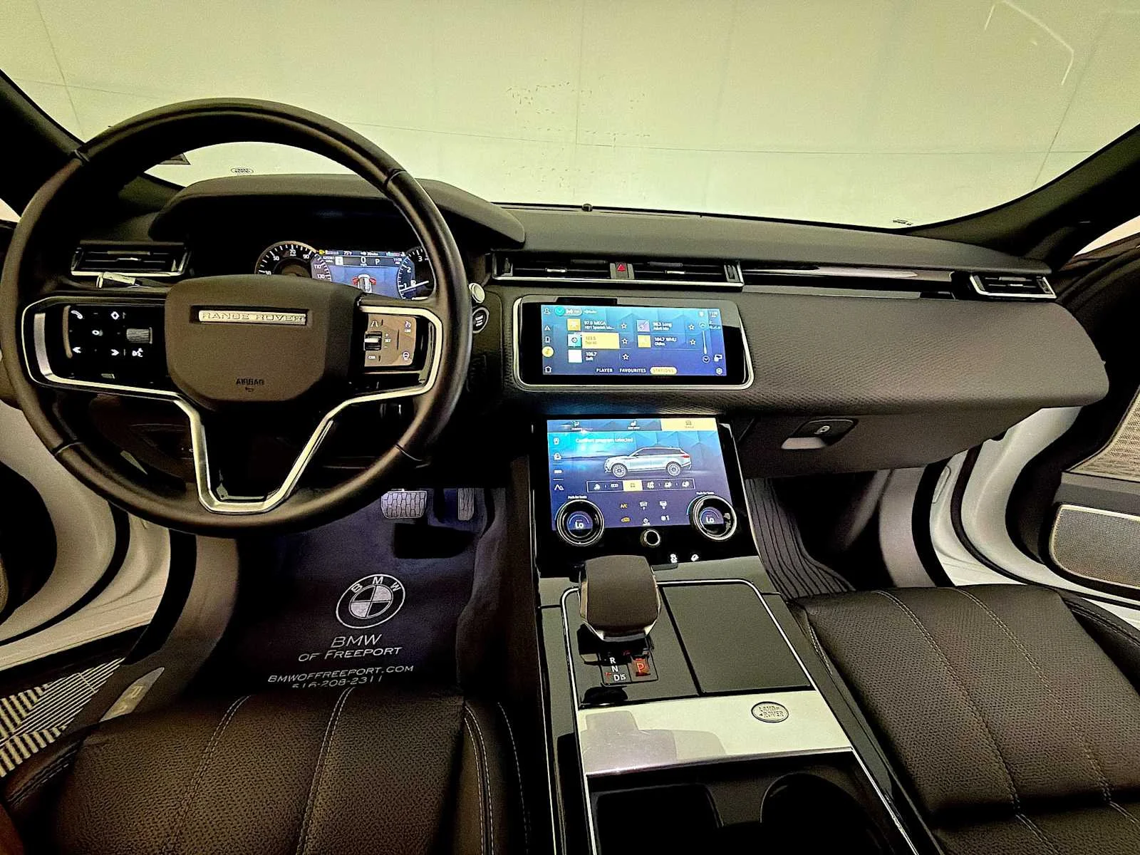 Used 2022  Land Rover S image 14