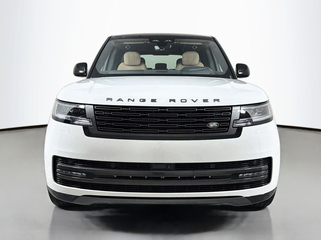 New 2026 Fuji White Land Rover SE image 2