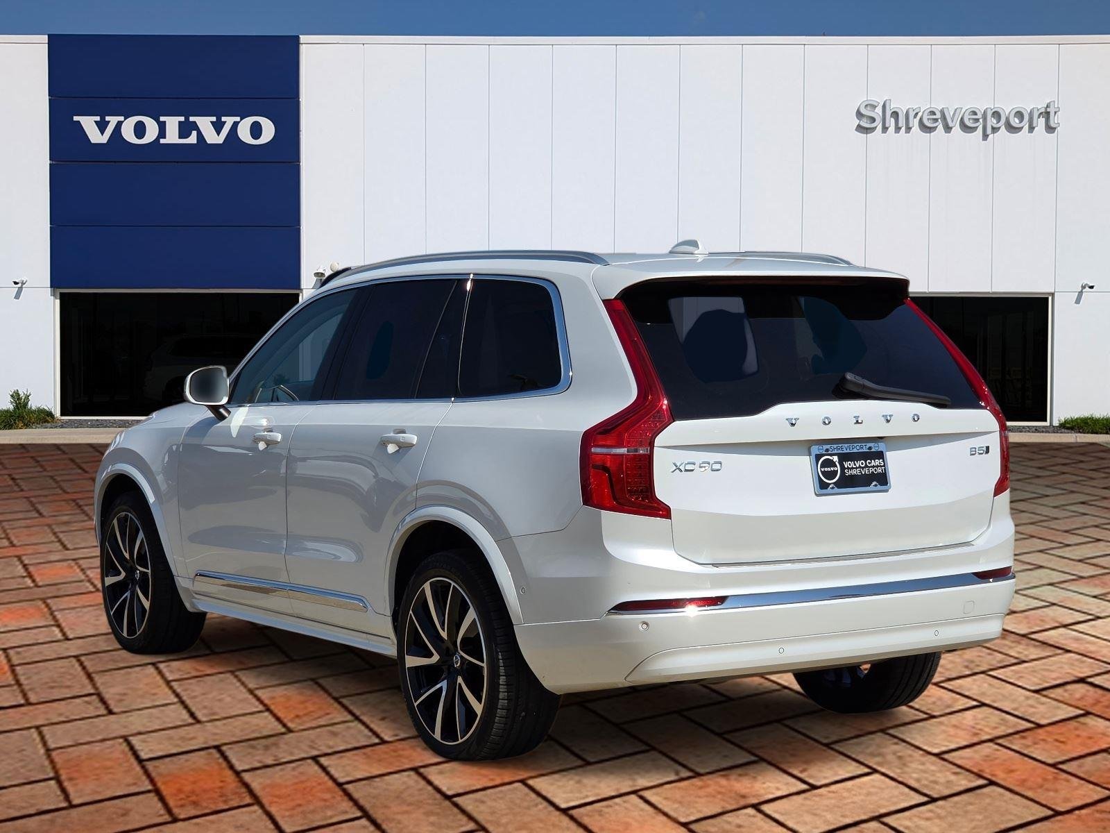 Used 2023 Crystal White Metallic Volvo Plus image 6