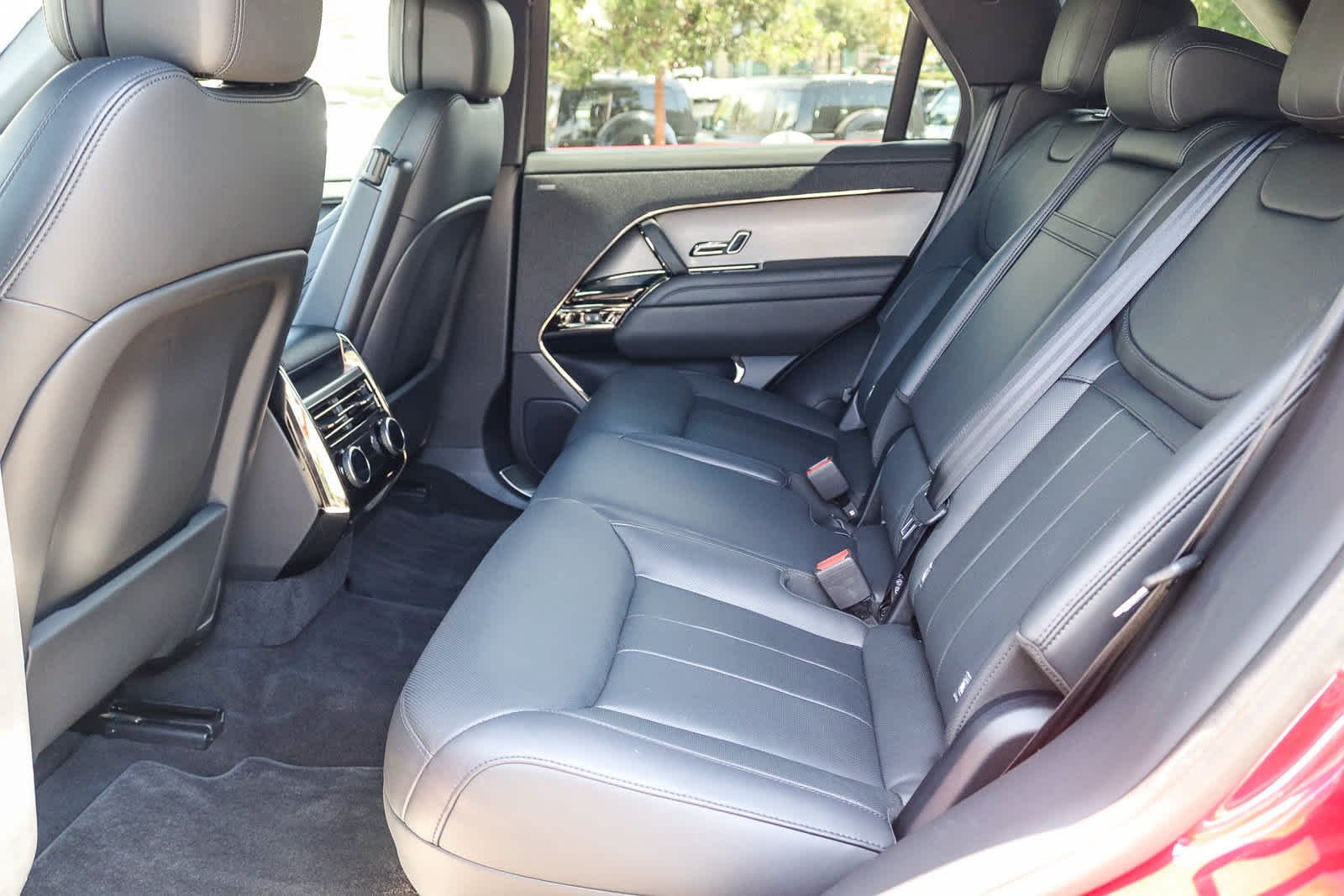 Used 2024 Red Land Rover Dynamic SE image 15