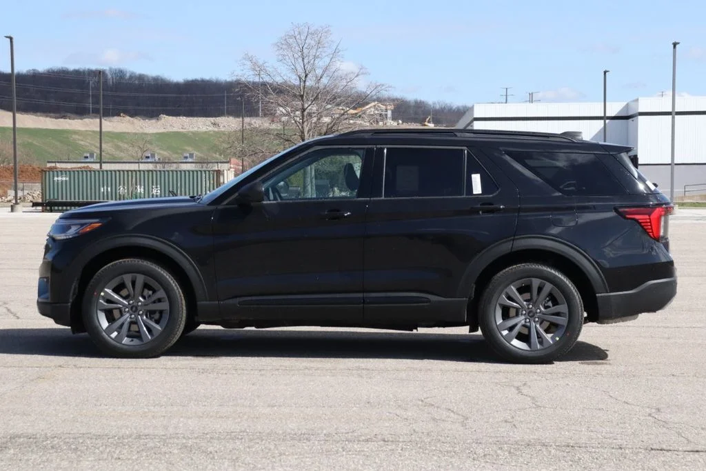 New 2026 Agate Black Metallic Ford Active image 6