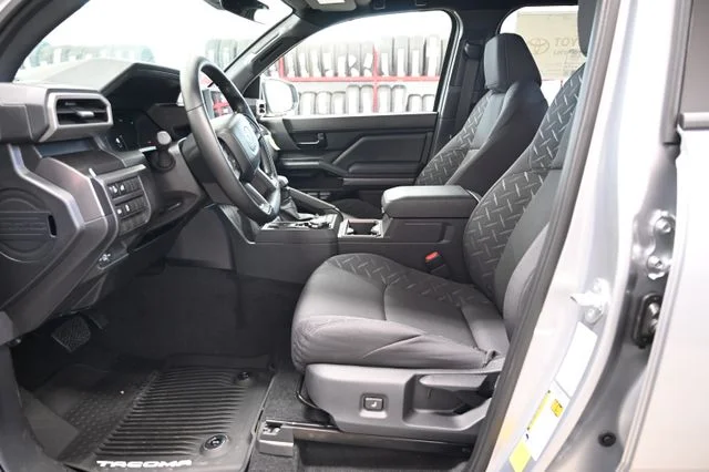 2026 Toyota Tacoma SR5 - Photo 11