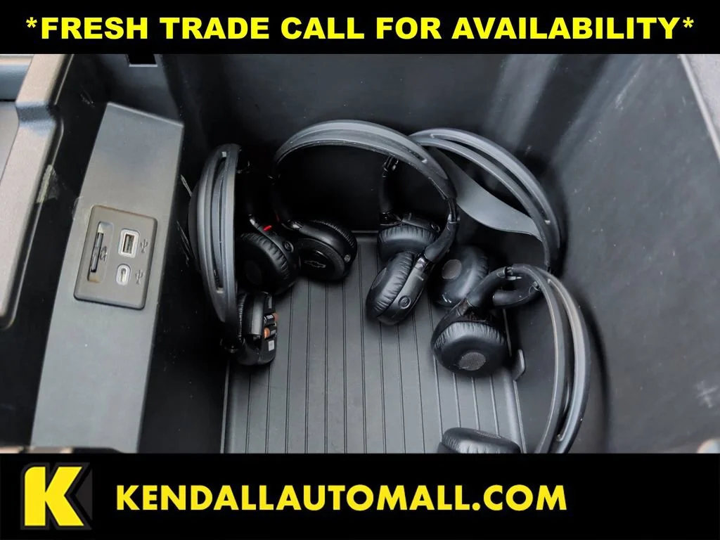 Used 2021 Iridescent Pearl Tricoat Chevrolet High Country image 19