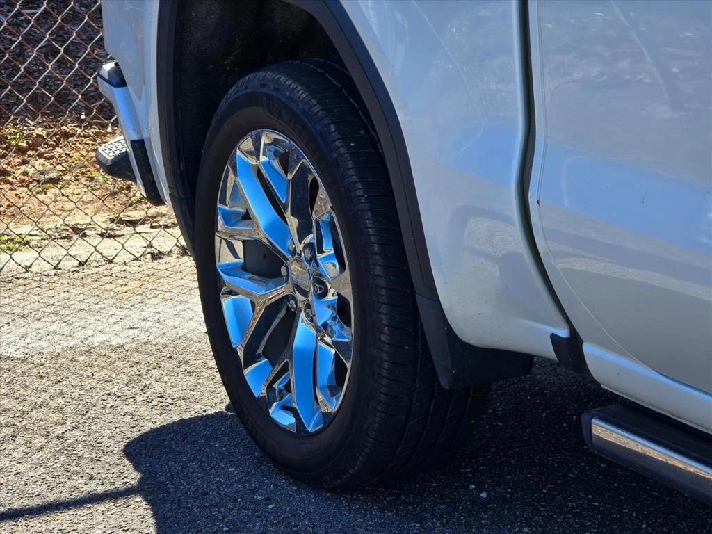 Used 2021 WHITE FROST TRICOAT GMC Denali image 18
