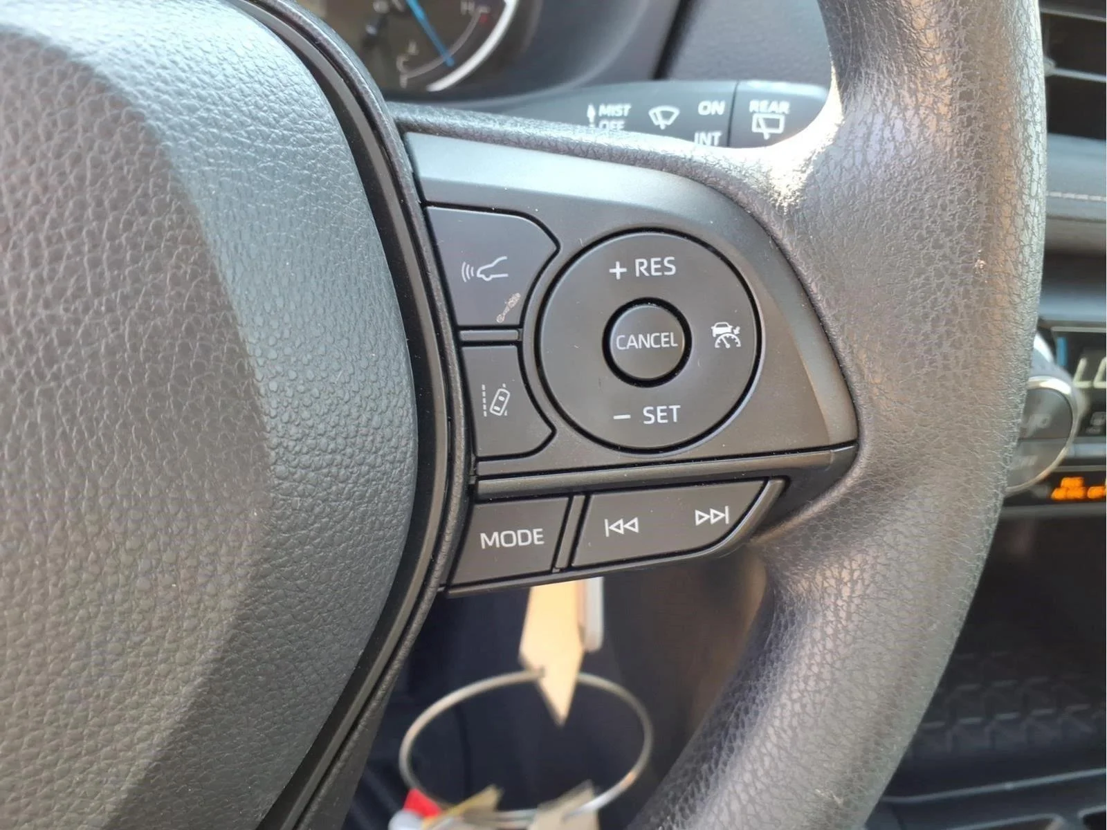 Used 2025 Ice Cap Toyota Hybrid LE image 21