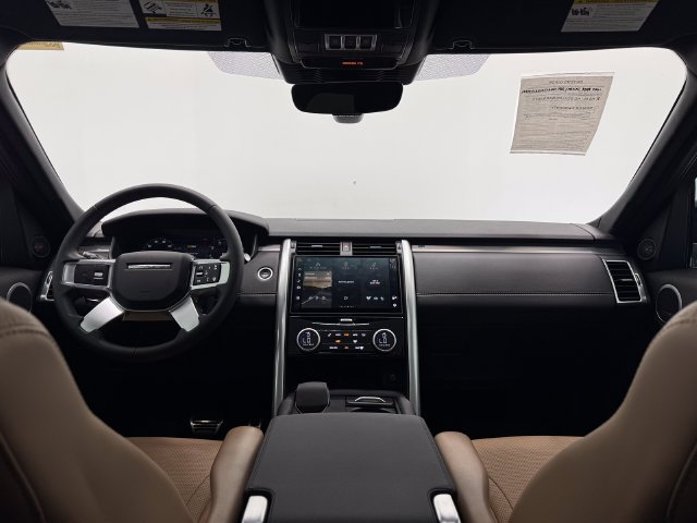 Used 2024 Fuji White Land Rover Dynamic SE image 6