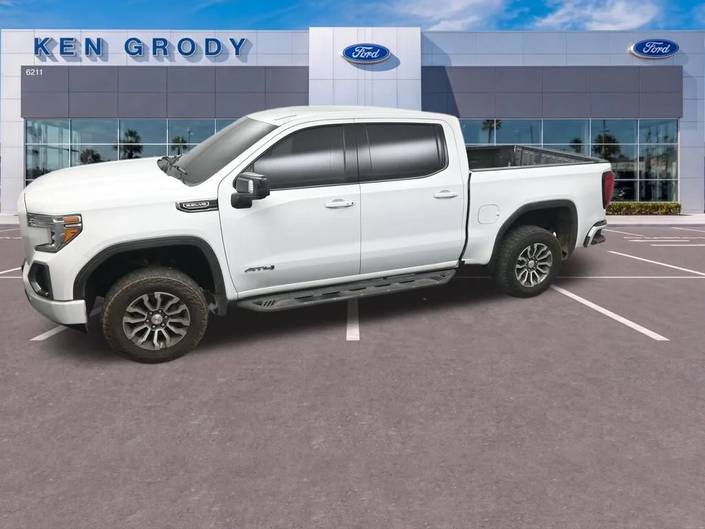 Used 2020 White GMC AT4 image 17