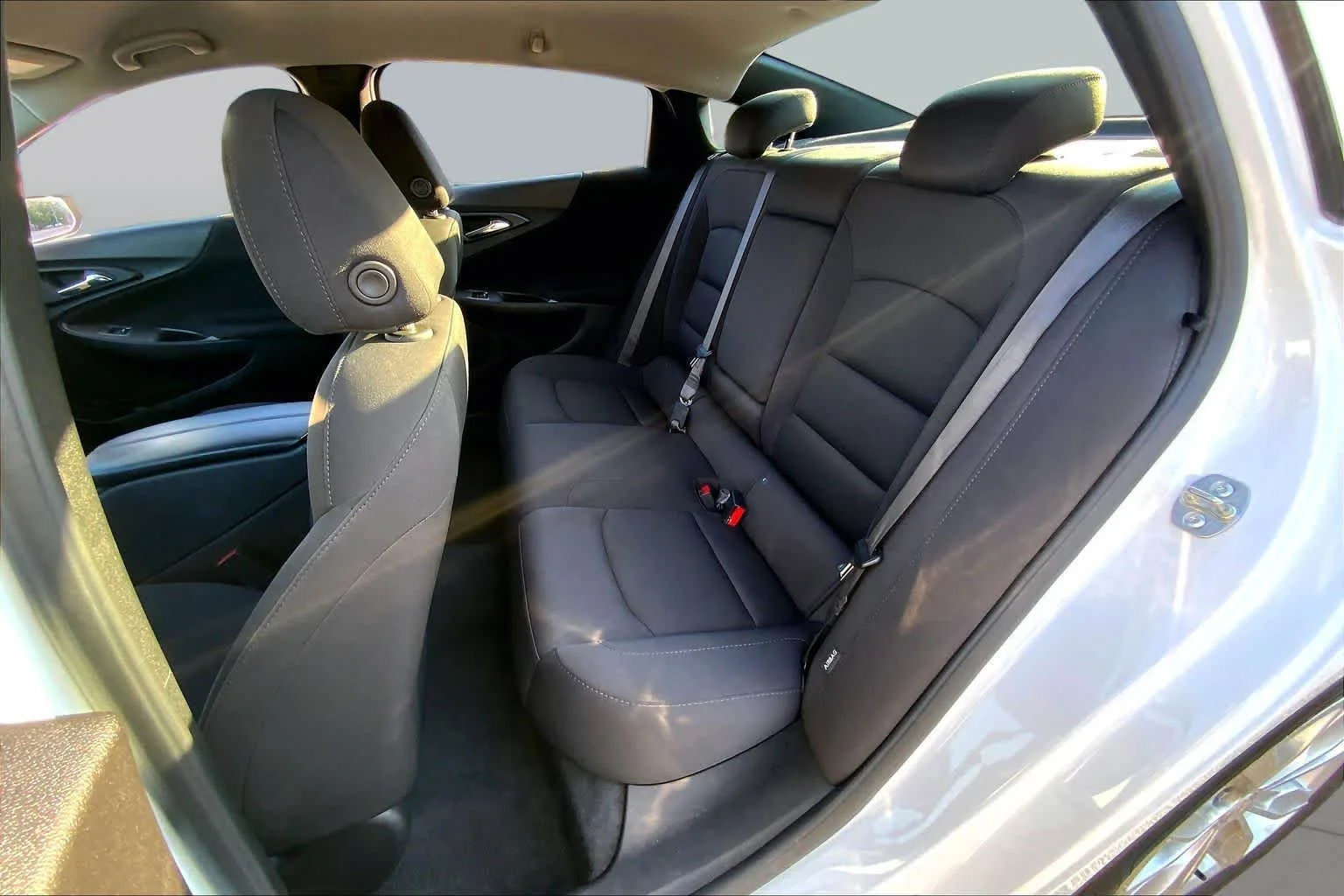 Used 2024 Summit White Chevrolet LT image 21